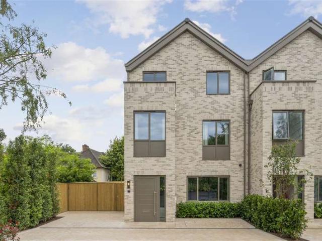 Farm for sale in Greater London