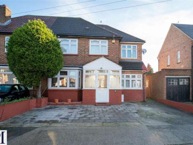 Farm for sale in London Borough of Hillingdon, Greater London