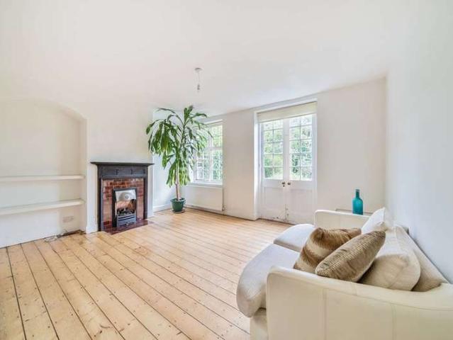 Semi Detached House for sale in Hampstead Garden Suburb, Hampstead Garden Suburb