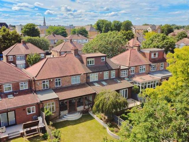 Farm for sale in London Borough of Hounslow, Spring Grove