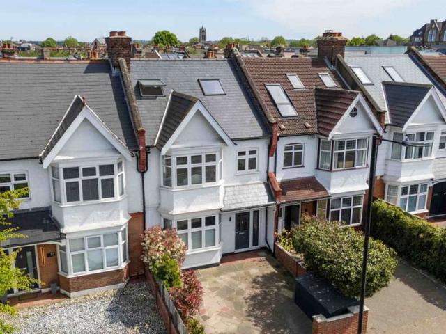 Flat for sale in Seven Dials, Bloomsbury