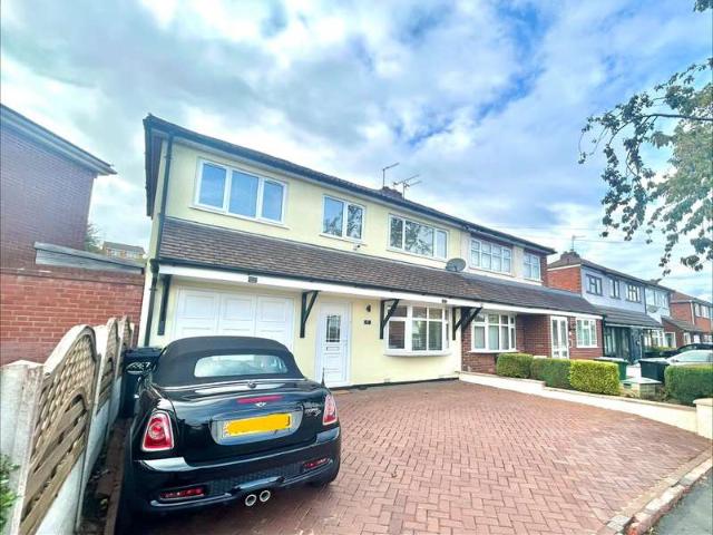 Farm for sale in Coseley, West Midlands