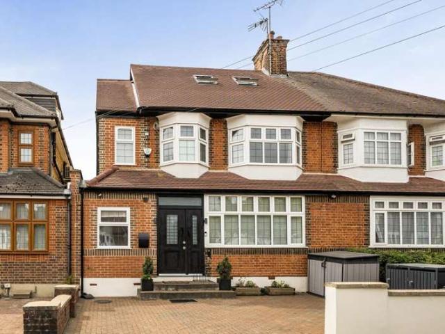 Farm for sale in London Borough of Barnet, Greater London