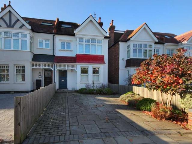 Farm for sale in London Borough of Ealing, Perivale