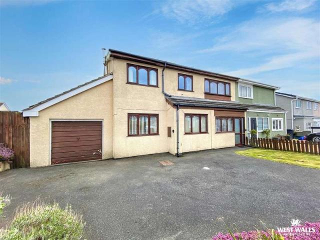 Farm for sale in Saundersfoot, Wales
