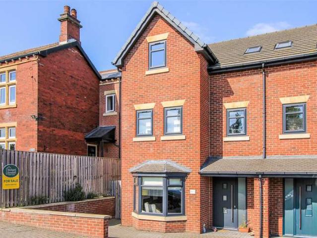 Farm for sale in Ossett, West Yorkshire