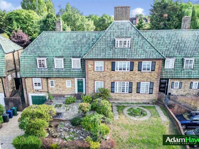 Farm for sale in Hampstead Garden Suburb, Greater London