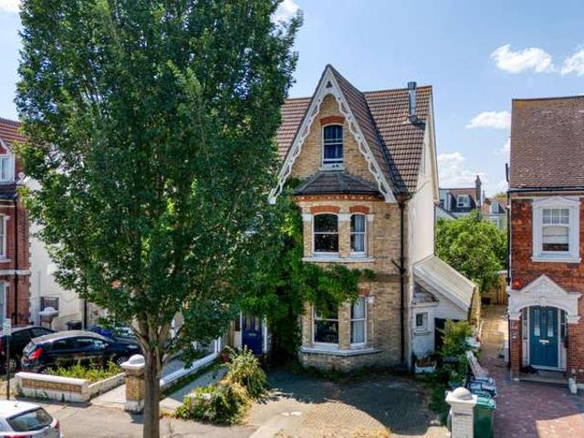 Farm for sale in Aldrington