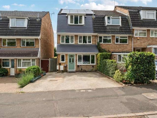 Cottage for sale in Reading