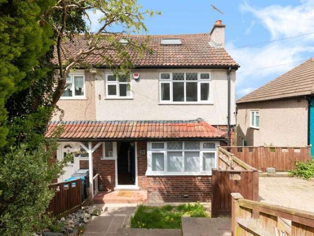 Farm for rent in London Borough of Croydon, Greater London