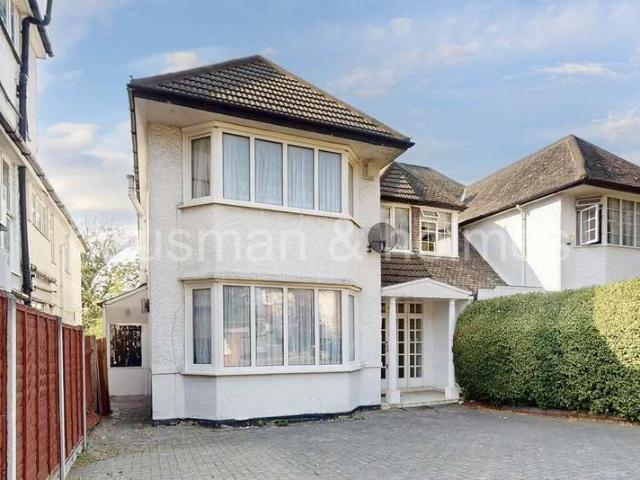 Farm for sale in Brent Cross, Greater London