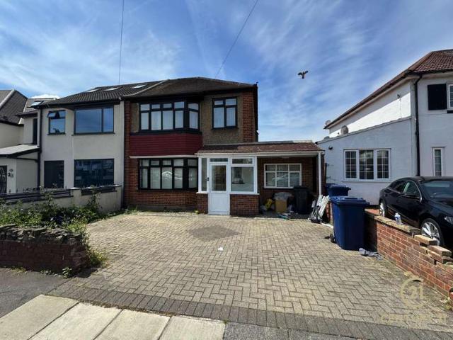 Farm for sale in London Borough of Ealing, Greater London