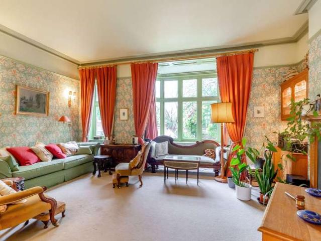 Farm for sale in London Borough of Ealing, Greater London