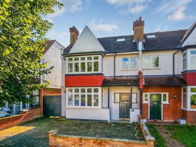 Farm for sale in New Malden, Greater London