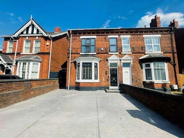 Farm for sale in Hall End, West Bromwich