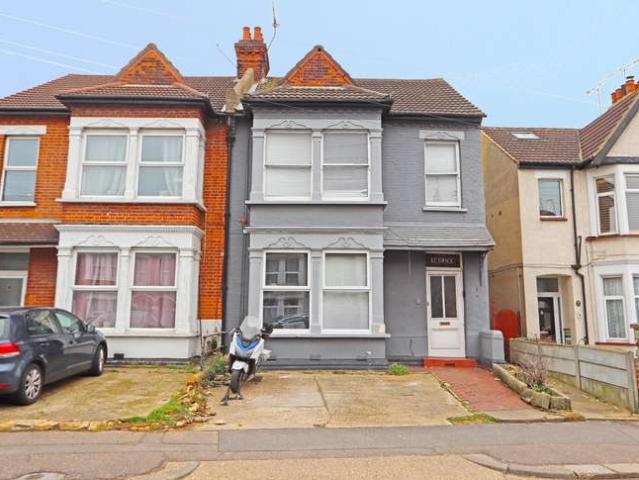 Farm for sale in Southchurch, Alton Barnes