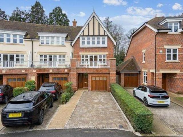 House for sale in Beaconsfield, Penn Bottom
