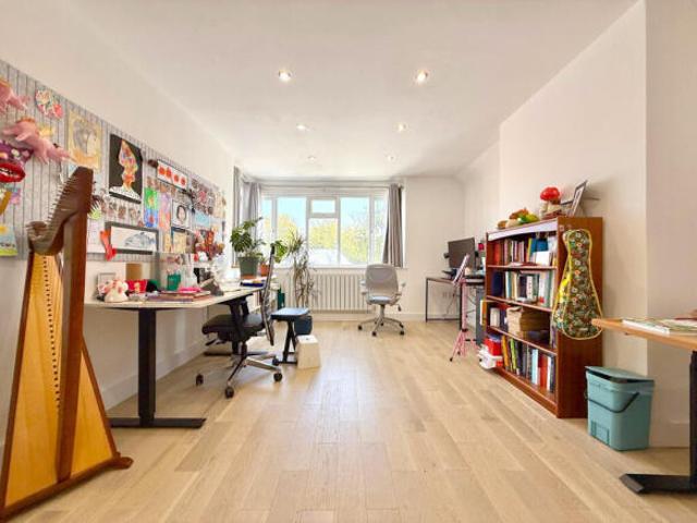 Farm for rent in Lee, Greater London