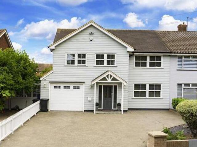 House for sale in Chigwell Row, Epping Forest