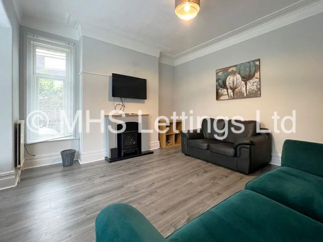 Room for rent in Far Headingley, Leeds
