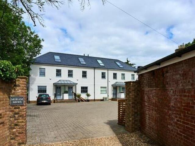 House for rent in Surrey