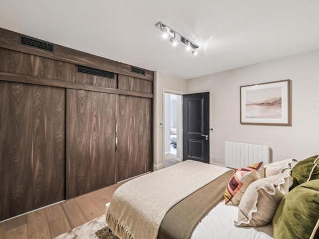 Farm for rent in Isleworth, Greater London