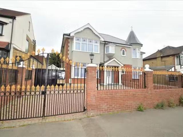 House for rent in Chingford, Greater London