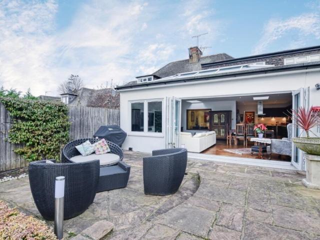 Farm for rent in London Borough of Croydon, Purley
