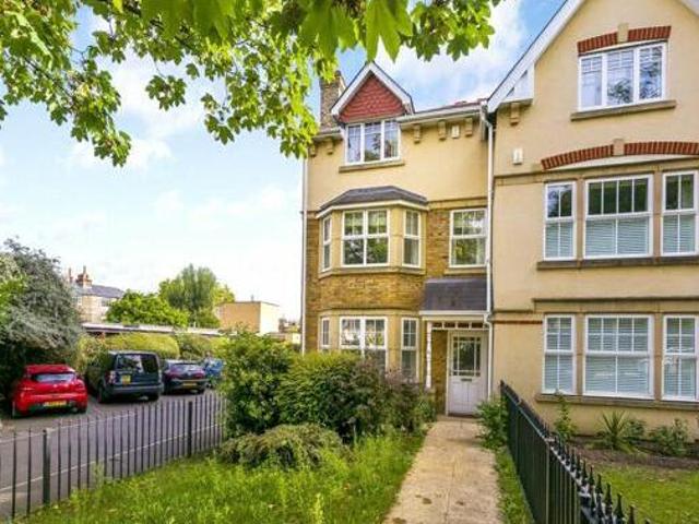 House for sale in Deepcut, Surrey