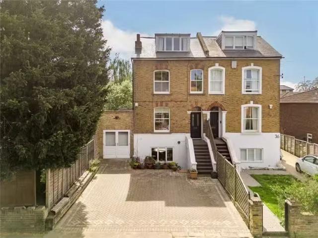 House for rent in Royal Borough of Kingston upon Thames, Greater London