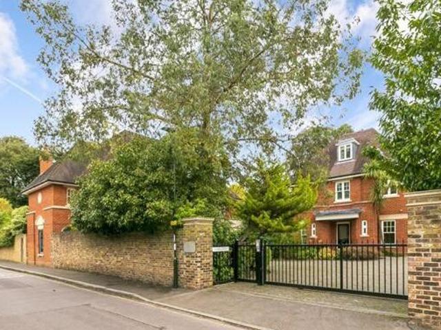 House for sale in Isleworth, Greater London