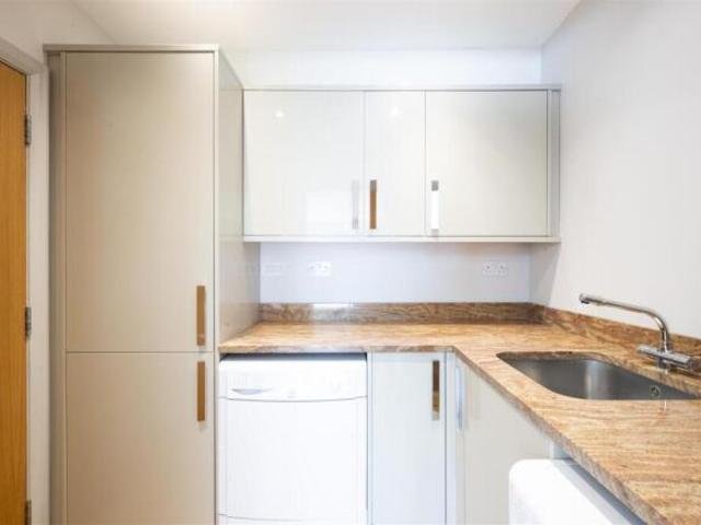 Farm for rent in Kingston Vale, Greater London
