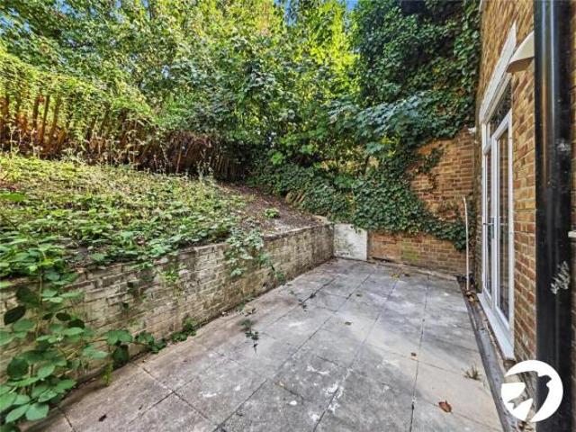 Farm for rent in Cat Hill, England
