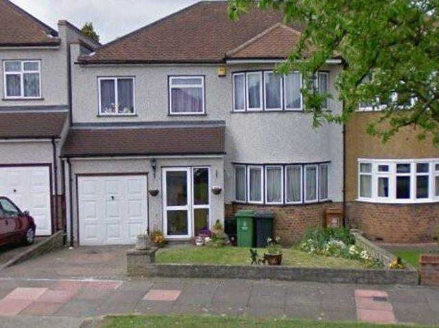 Semi Detached House for rent in Bexley