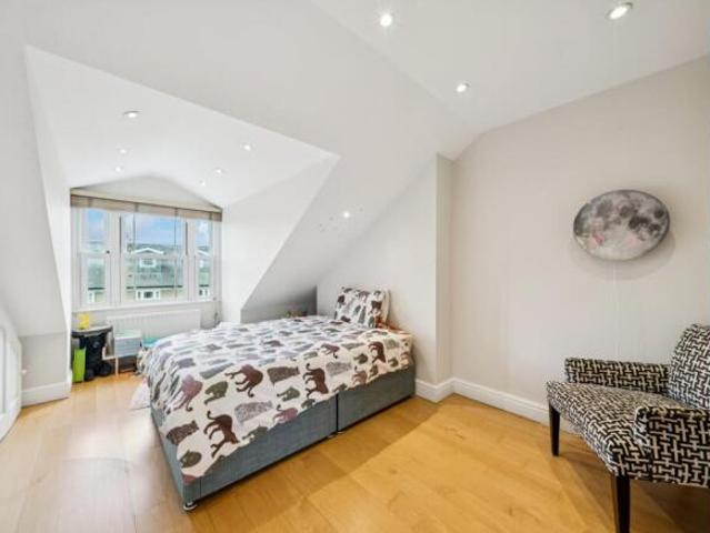 Farm for rent in Barnes, Greater London