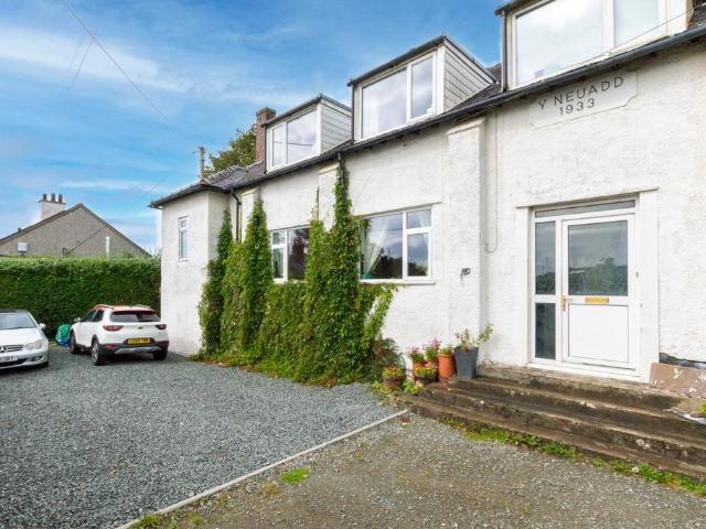House for sale in Gwalchmai, Wales