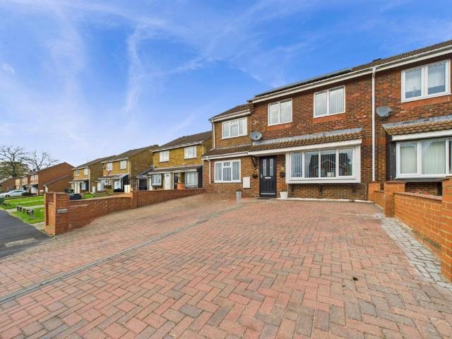 House for sale in Calcot, West Berkshire