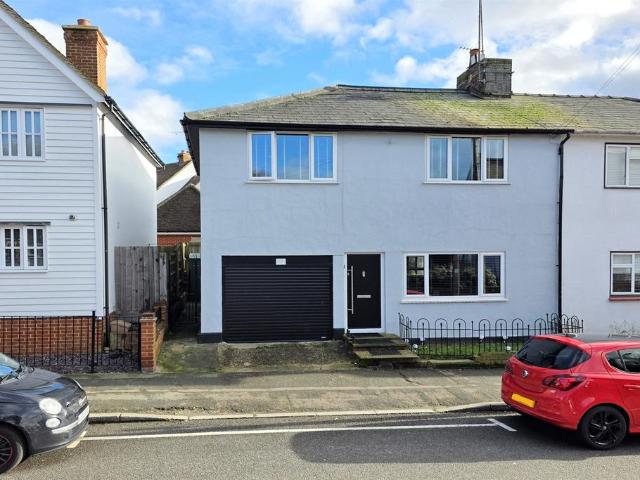 House for sale in Chipping Hill, Essex