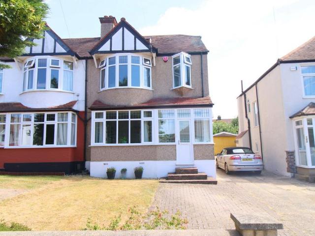House for sale in West Wickham, Greater London