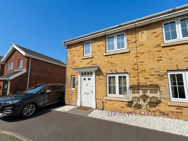 House for sale in Tonyrefail, Coedely