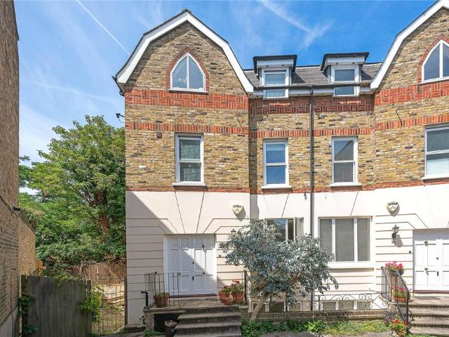 House for sale in Wandsworth, Greater London