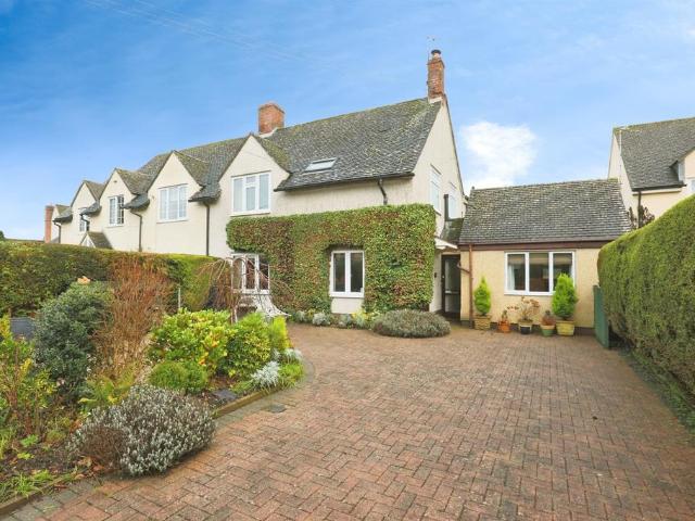 House for sale in Chesterton, Evershot
