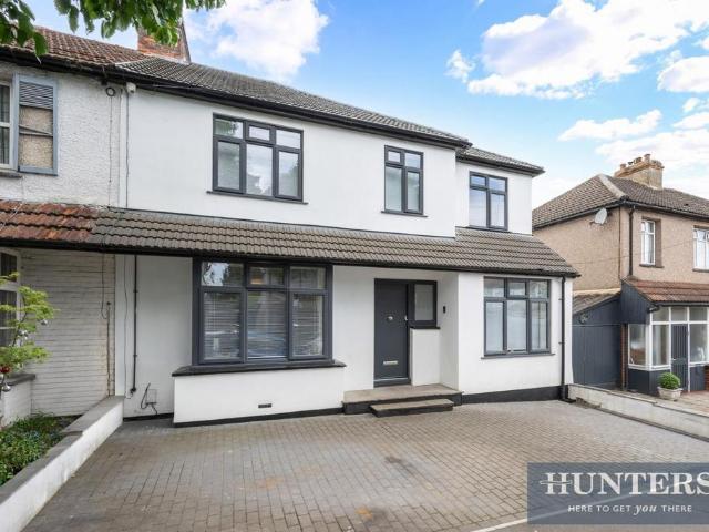 House for sale in Worcester Park, Greater London