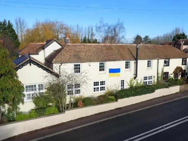 House for sale in Shatterling, Ash