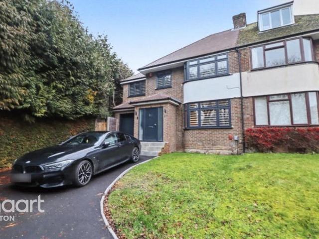 House for sale in Spring Park, Luton