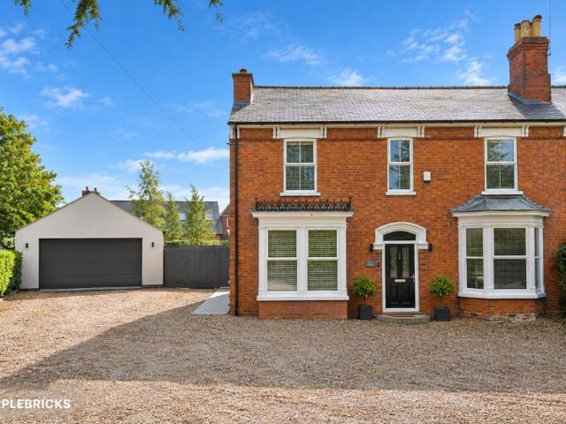 House for sale in Swallow Beck, Lincoln