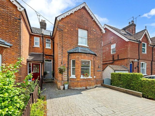 House for sale in The Butts, Kent