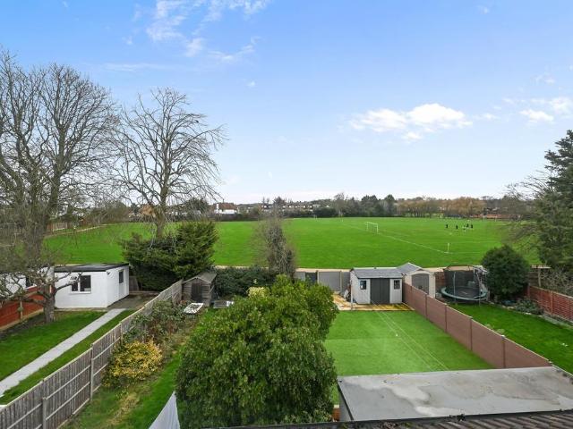 House for sale in Harrow Weald, Greater London