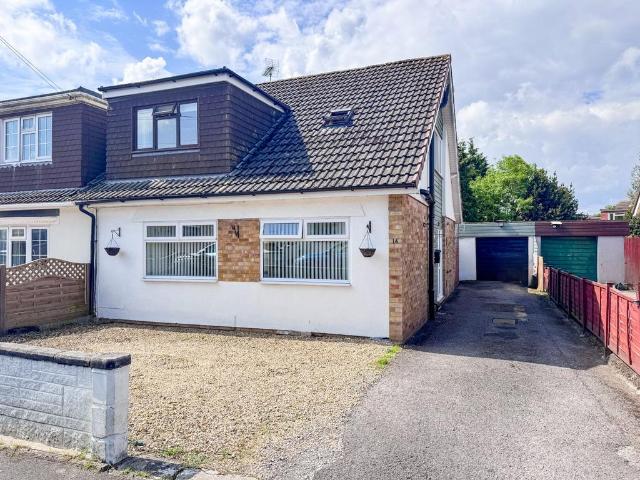 House for sale in Stoke Lodge and The Common, Patchway