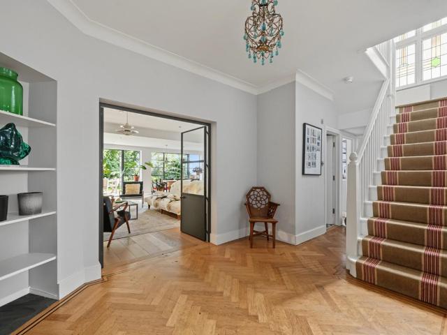 House for sale in Brondesbury, Greater London